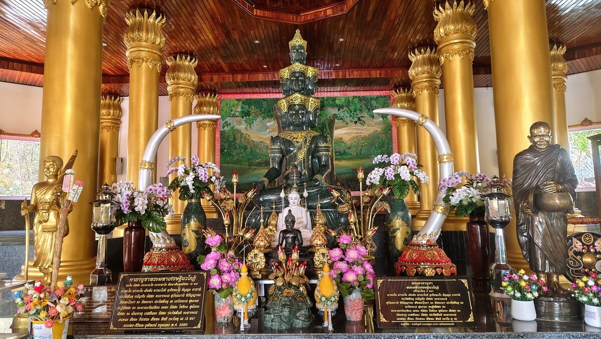พระใหญ่ วัดถ้ำผาเกิ้ง ขอนแก่น